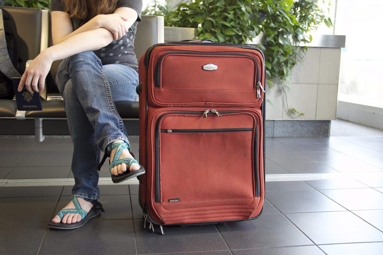 travel suitcase airport 778338