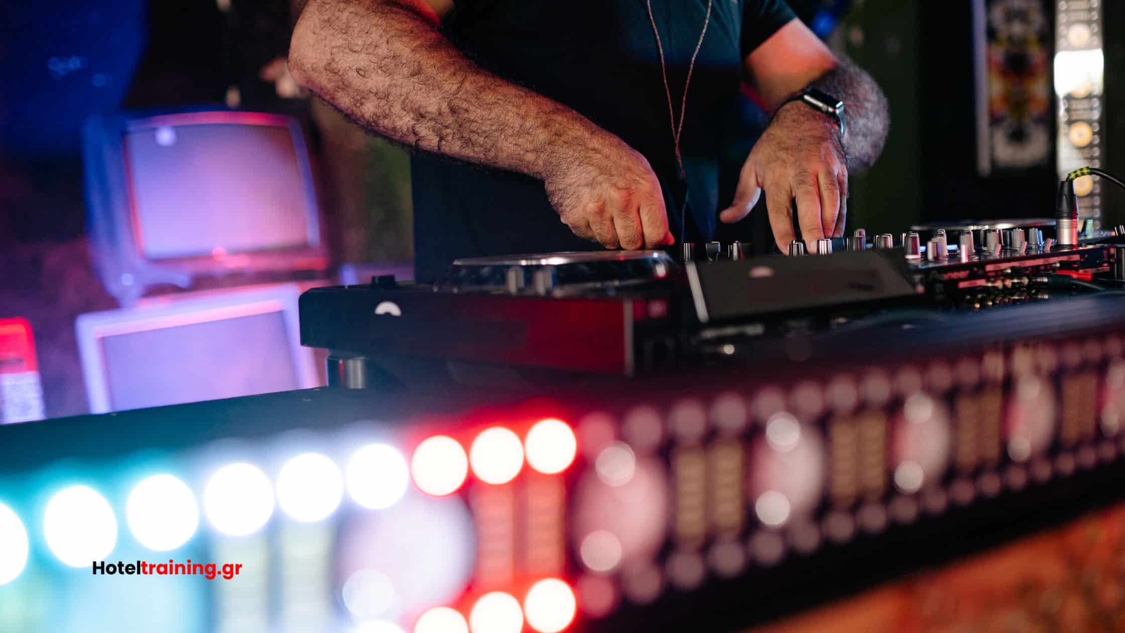 μουσική σε bar που αυξάνει την εμπειρία πελάτη και τις πωλήσεις