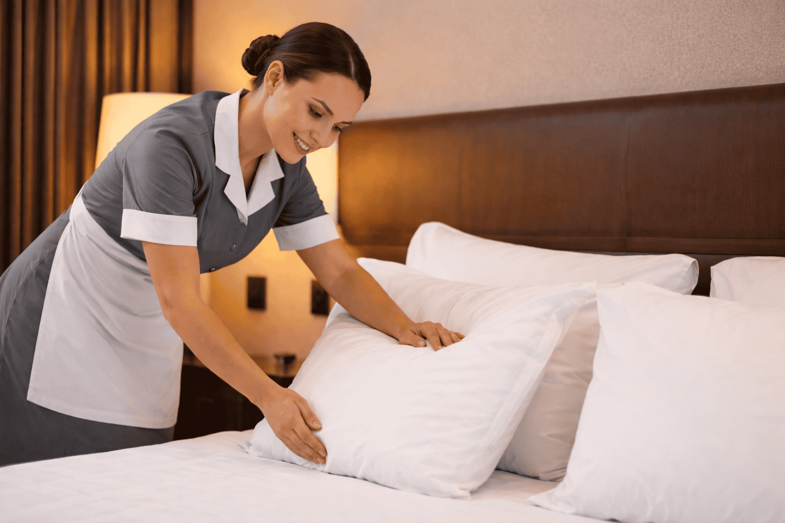 οροφοκομία καμαριέρα καθαριότητα ξενοδοχείου